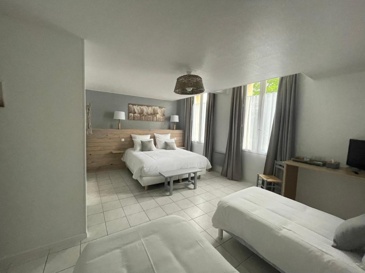 Les Trois Cedres Hotel Saint-Ouen-d'Aunis Екстериор снимка