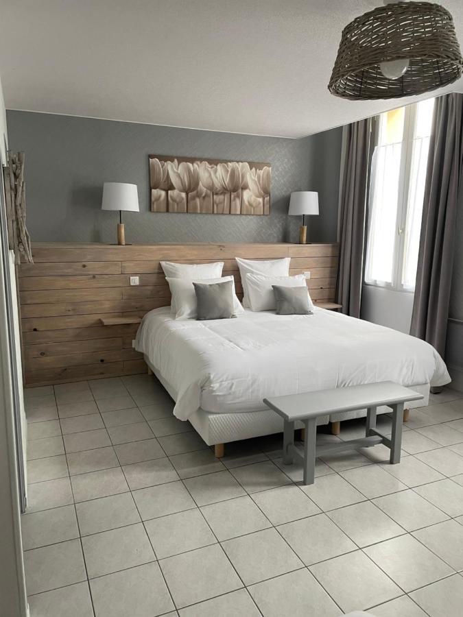 Les Trois Cedres Hotel Saint-Ouen-d'Aunis Екстериор снимка