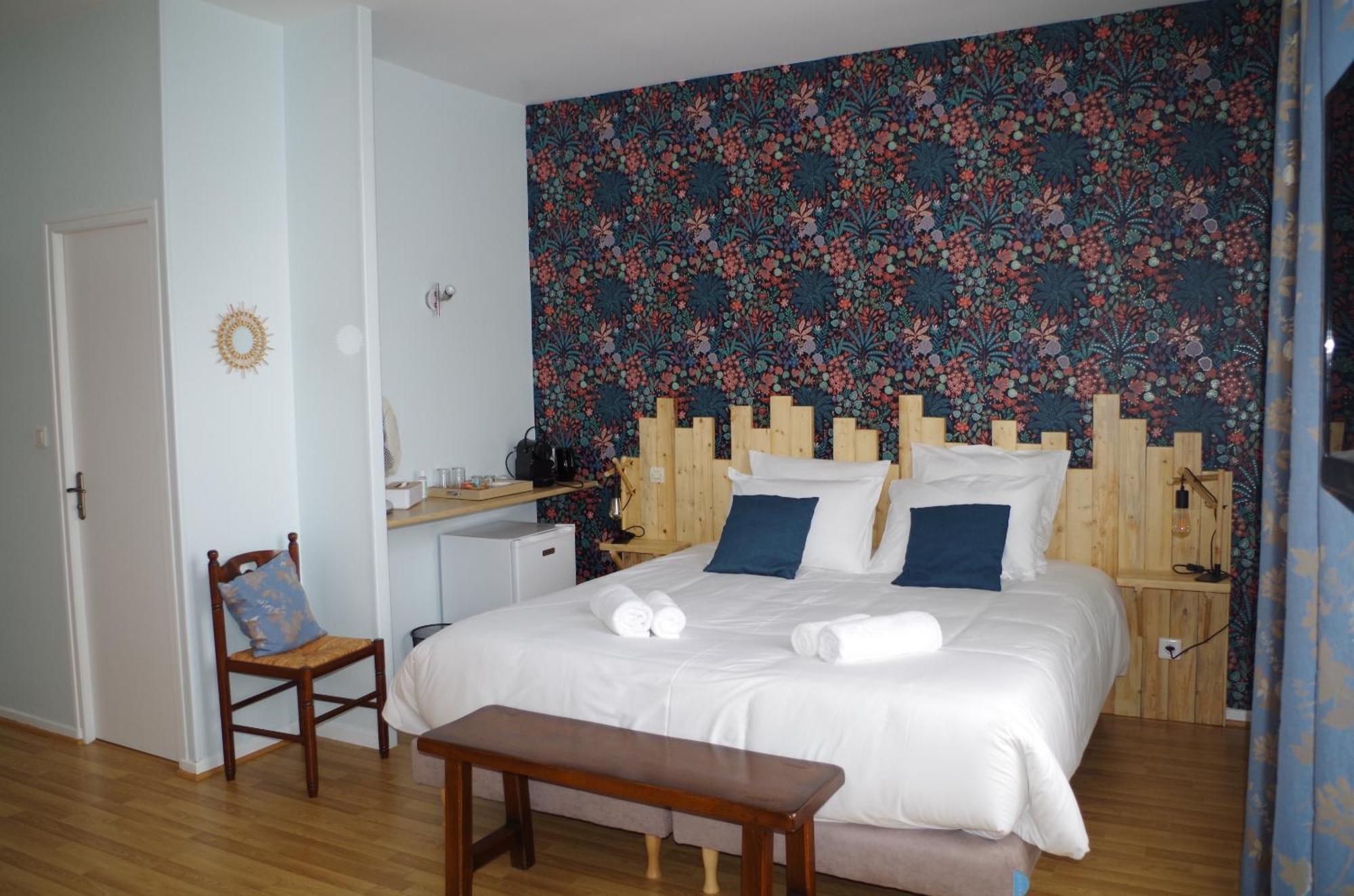 Les Trois Cedres Hotel Saint-Ouen-d'Aunis Стая снимка